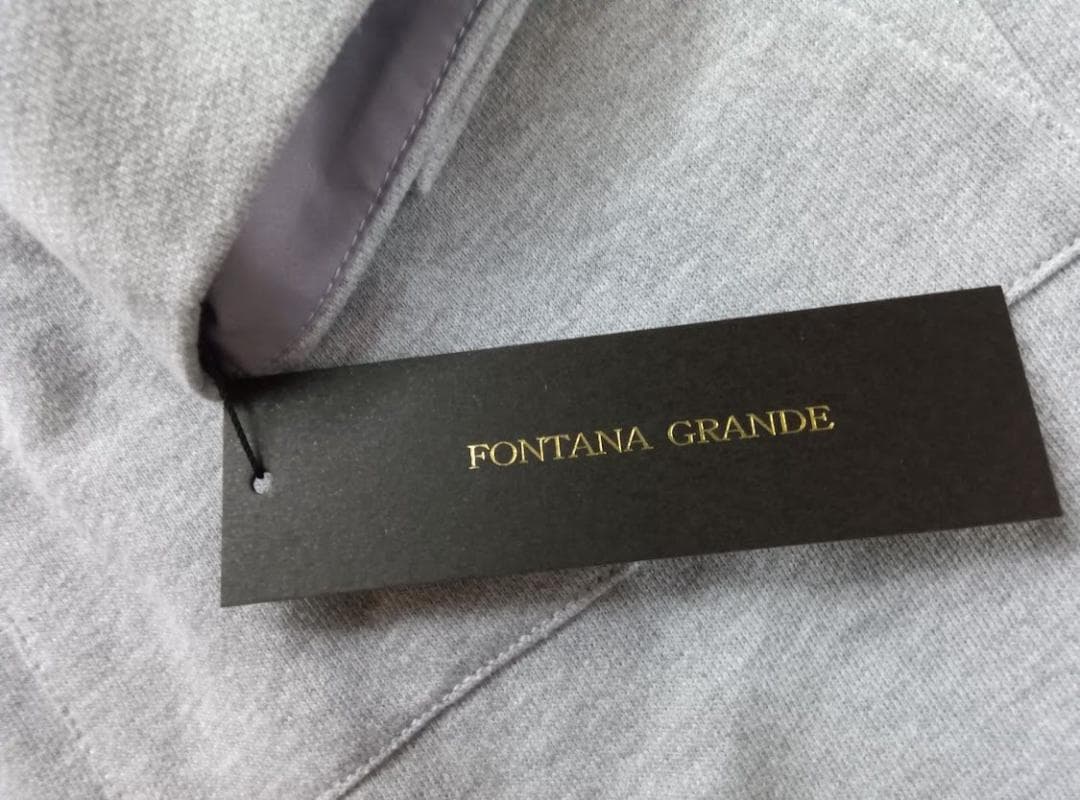 新品 ★FONTANA GRANDE /フォンタナグランデ ◎パーカー　38
