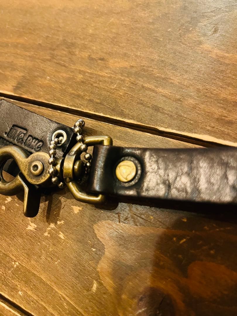 美品　HTC×ロンハーマンカリフォルニア　レザーキーホルダー