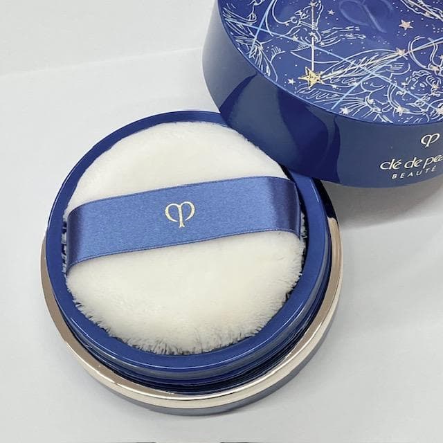 ●クレ・ド・ポー ボーテ プードルトランスパラントn 1 ライト ホリデー限定