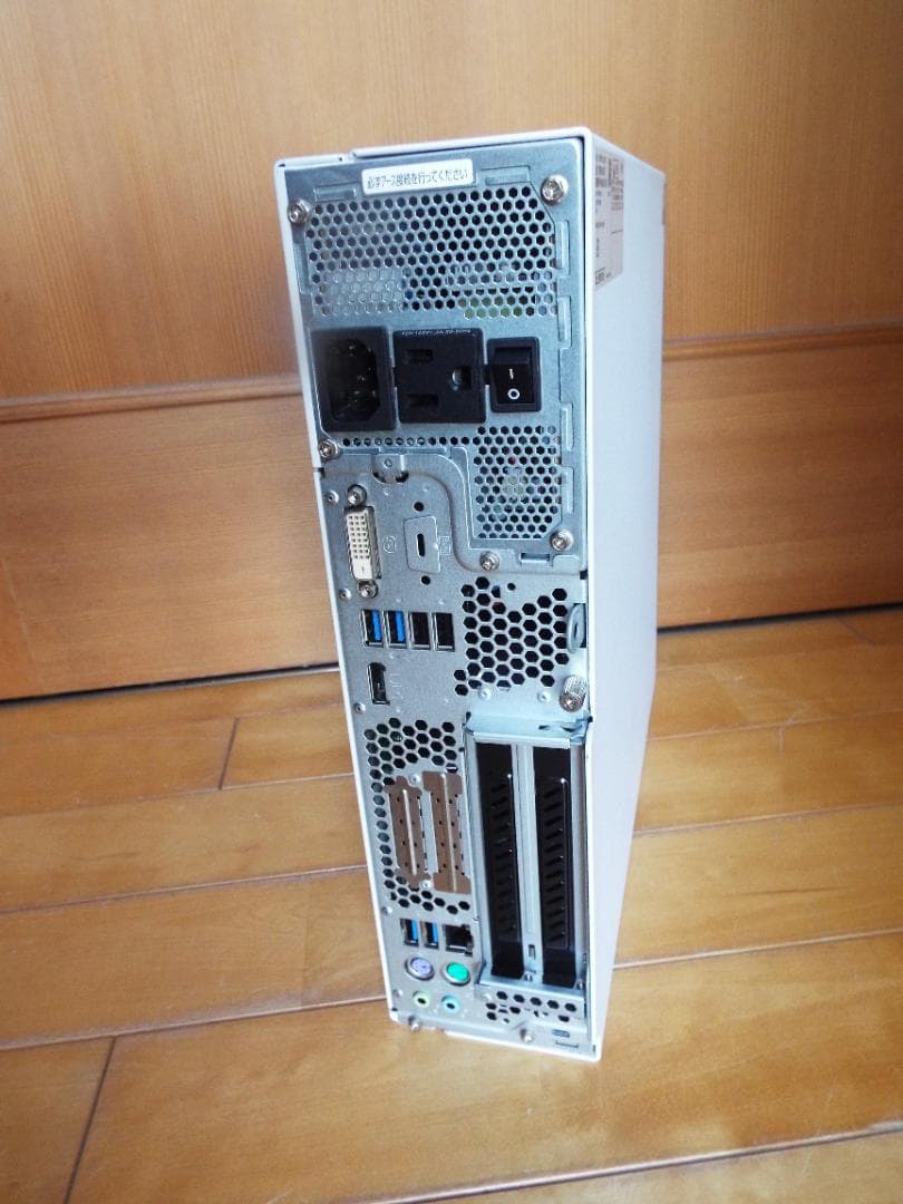 Windowsデスクトップ ESPRIMO D588/V i3-8100 16G SD256G+HDD500