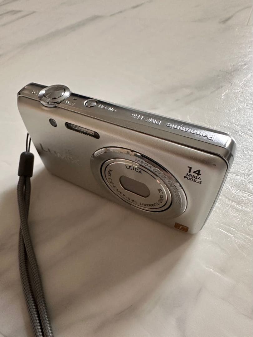 Panasonic LUMIX DMC-FH6 シルバー 充電器付