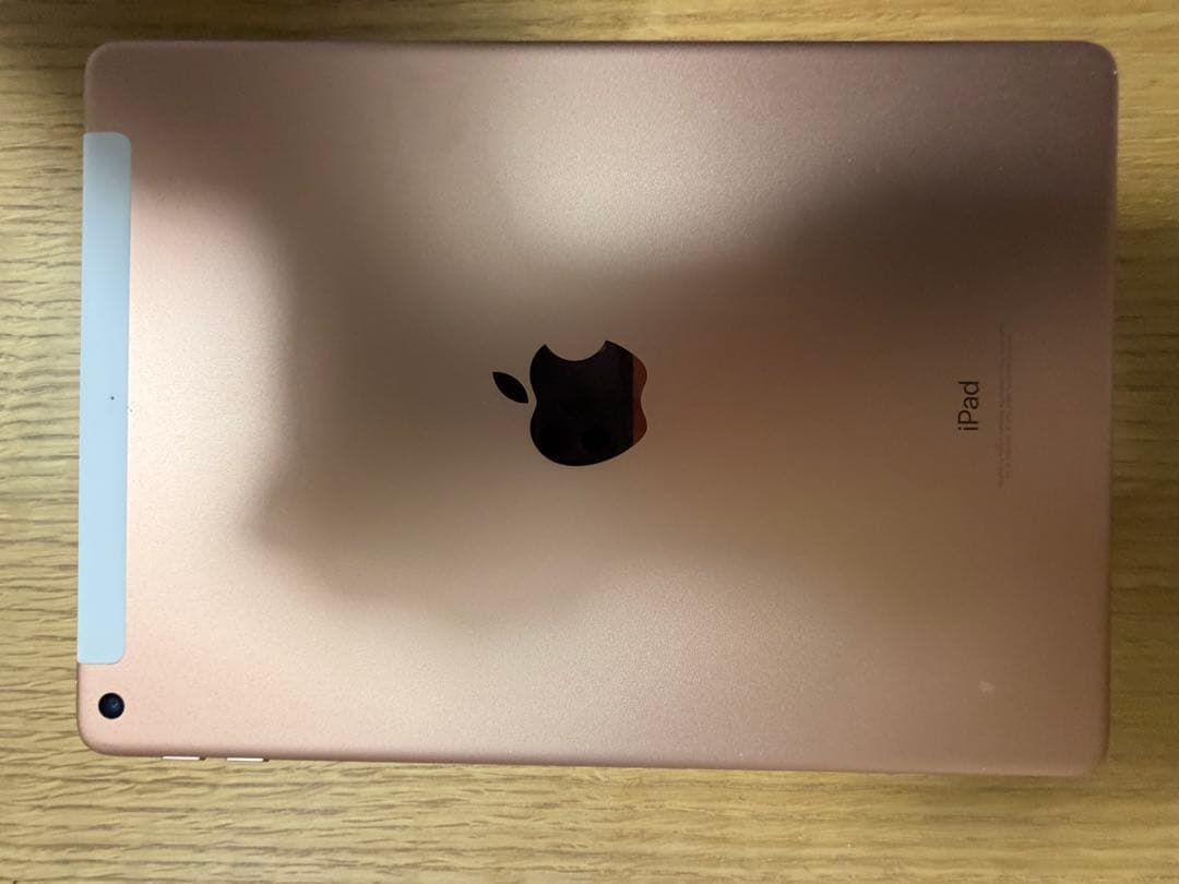 【値下】iPad (第6世代)128GBWi-Fi Cellulardocomo