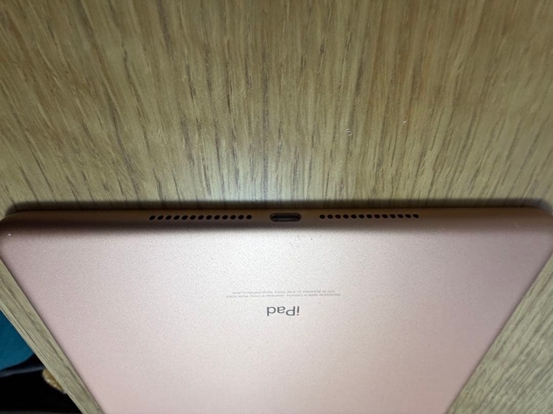 【値下】iPad (第6世代)128GBWi-Fi Cellulardocomo