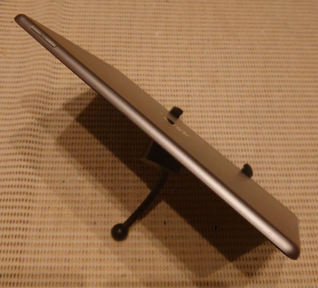 完動品iPad第6世代(A1893)本体32GBグレイ送料込FJF8J