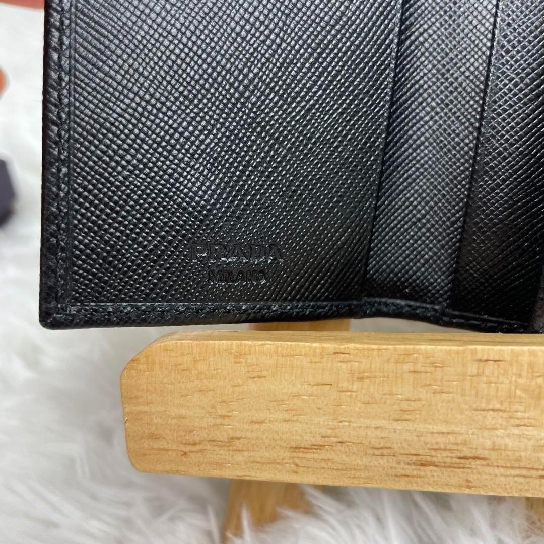 極美品✨プラダ✨6連キーケース✨三角ロゴ刻印✨サフィアーノレザー✨黒✨男女兼用