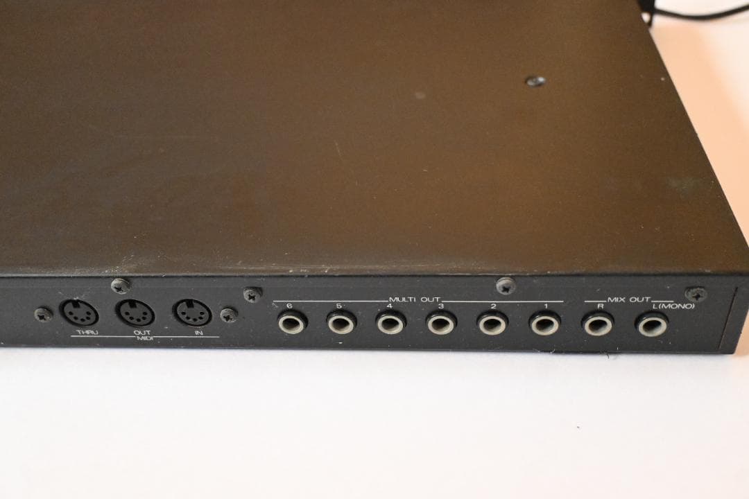 Roland D-110 ラックマウントMIDI音源モジュール