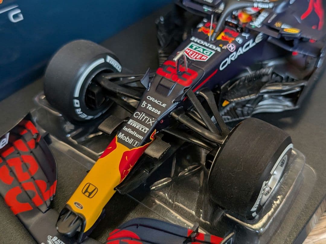 ミニチャンプス 1/18 レッドブル ホンダ RB16B M.フェルスタッペン