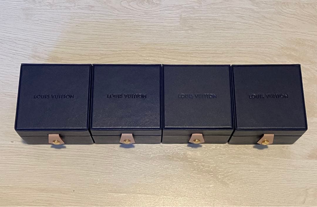 LOUIS VUITTON ネックレスケース　空箱　ギフト箱 4個　ネイビー
