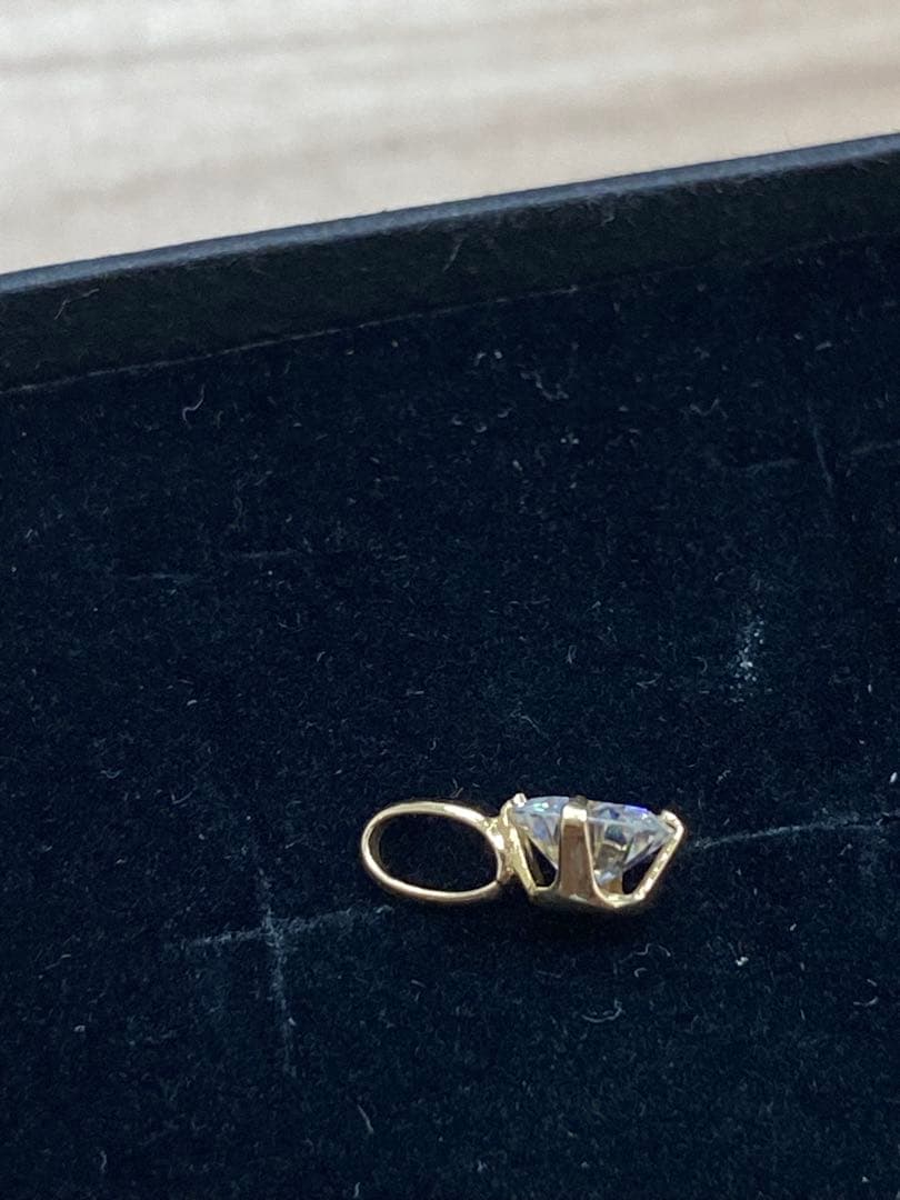 K18 5mm モアッサナイト　ペンダントトップ ダイヤチャーム