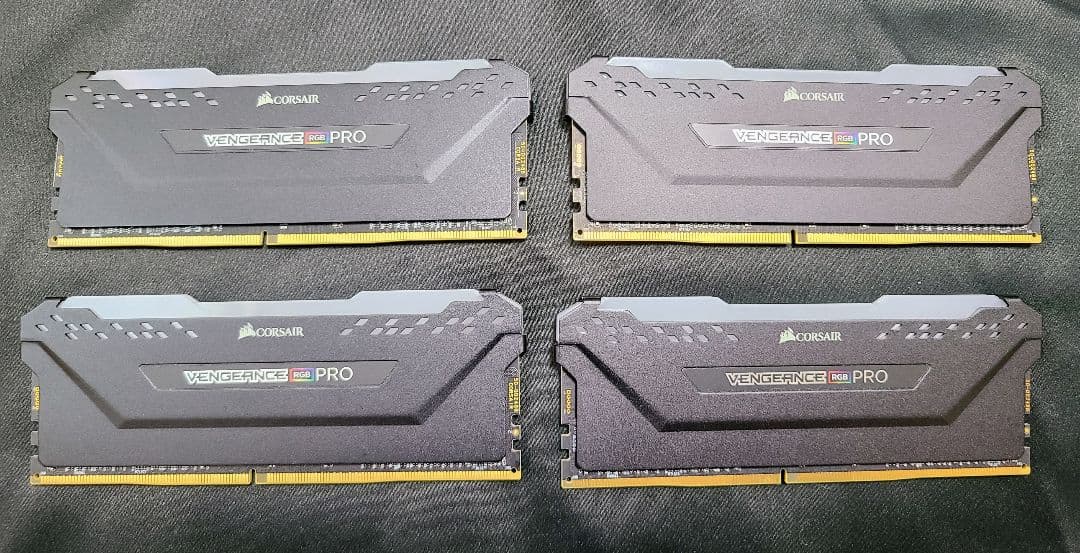 Corsair VENGEANCE RGB PRO 64GB (16GB×4)