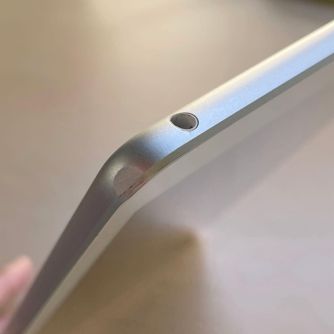 iPad 第6世代　A1893　Wi-Fiモデル　シルバー　32GB美品 #1