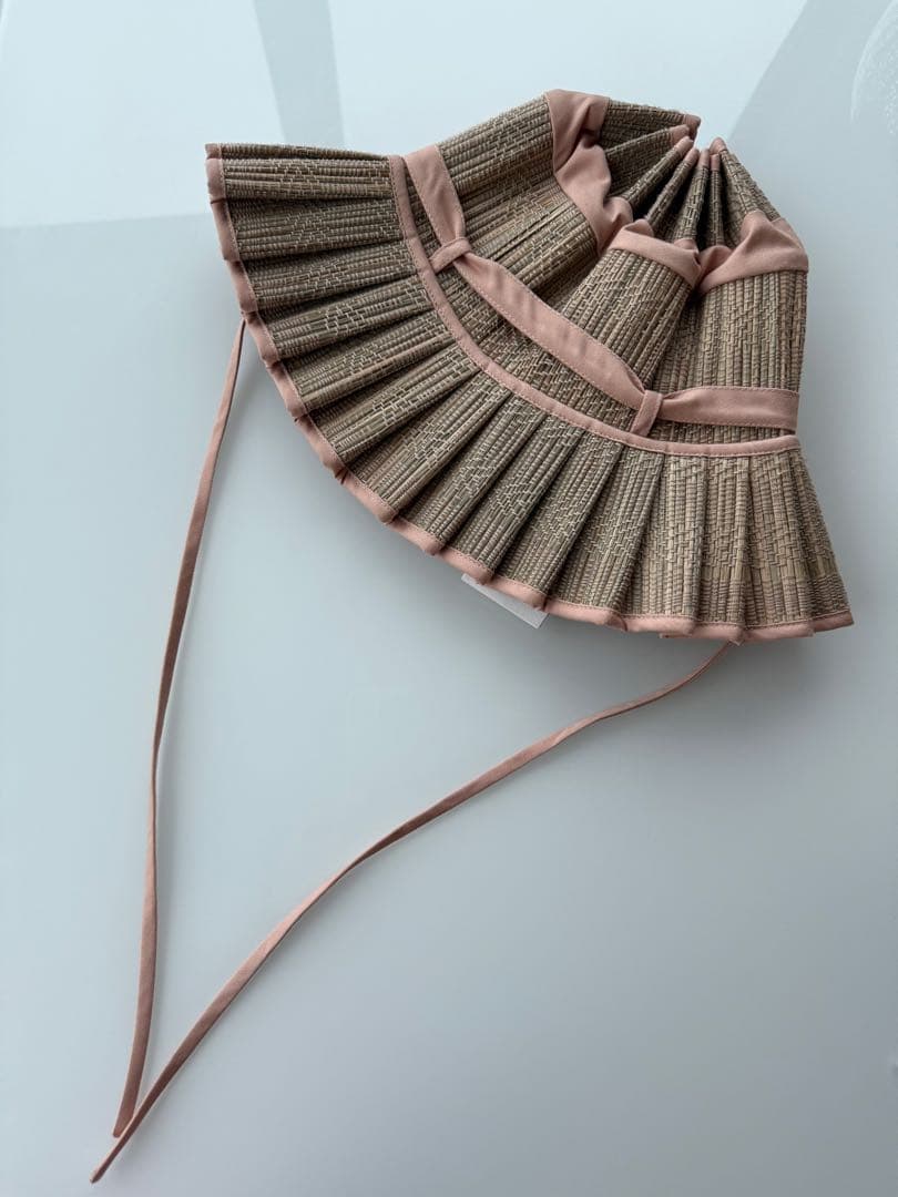 新品タグ付き　LORNA MURRAY フリルバケットハット ベージュ/ピンク