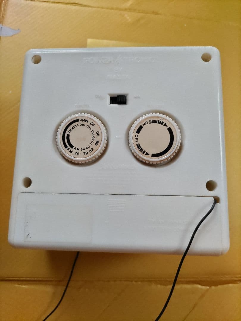 再値下げBlabbermouth(おしゃべりな)ラジオ 古く珍しい40年前の製品