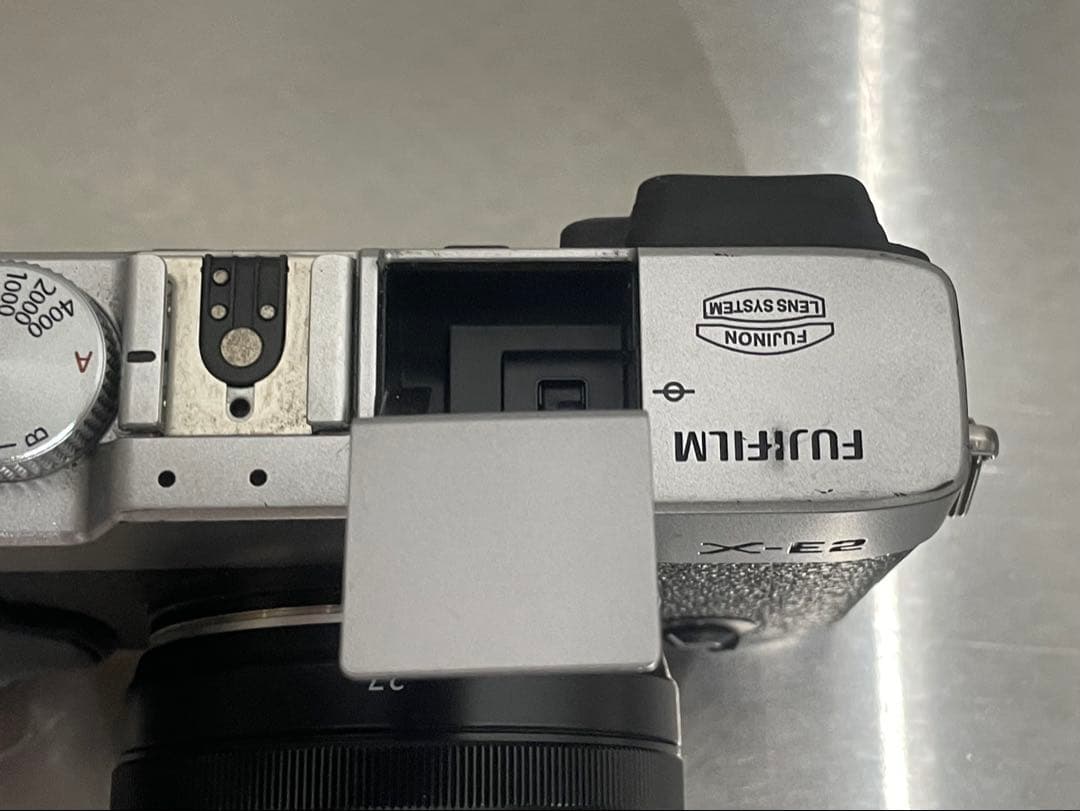 FujifilmX-E2シルバー 27パンケーキ&55-200ズーム 付属品多数