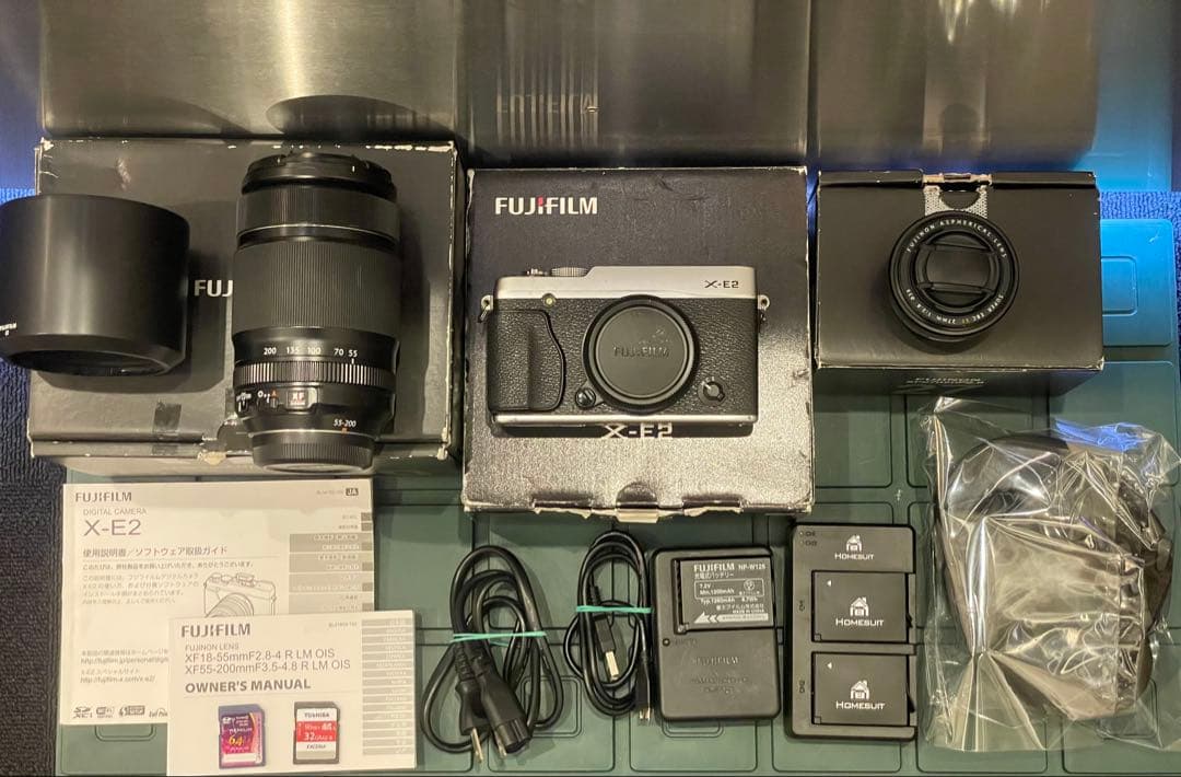 FujifilmX-E2シルバー 27パンケーキ&55-200ズーム 付属品多数