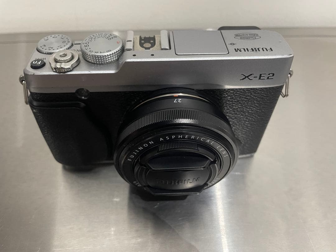 FujifilmX-E2シルバー 27パンケーキ&55-200ズーム 付属品多数