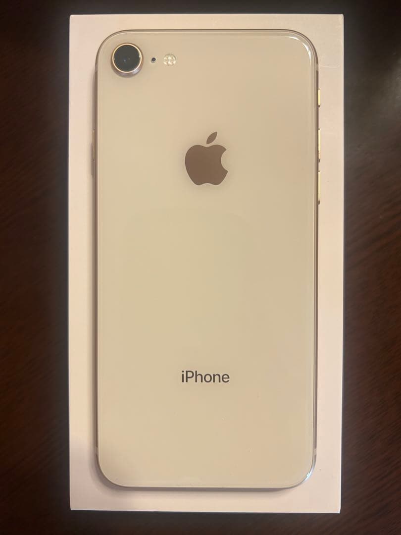 美品 iPhone8 64GB ゴールド