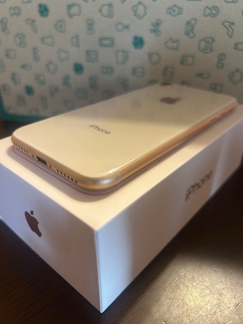 美品 iPhone8 64GB ゴールド