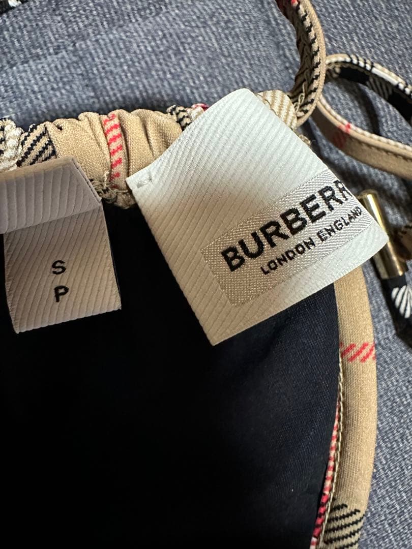 BURBERRY バーバリー タグ付き ビキニ 水着♡