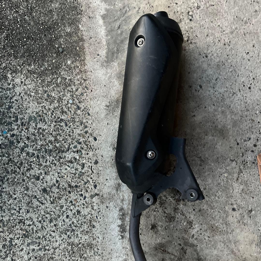 SUZUKI アドレスv125g 純正マフラー　2 になります。ブラックマフラー