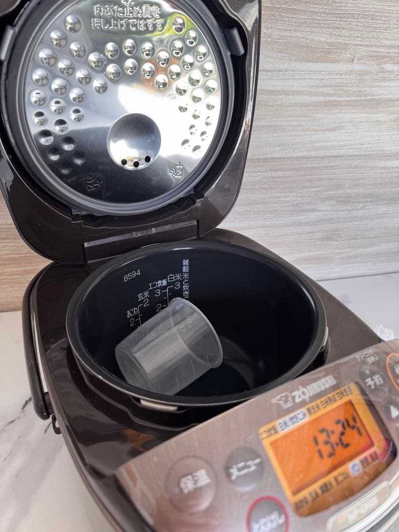 Zojirushi NP-GK05 極め炊き 炊飯器 3合