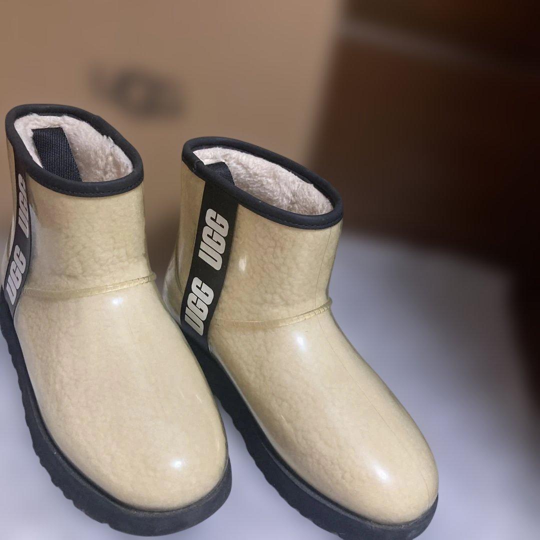 UGG クリーム色 ショートブーツ　レインブーツ