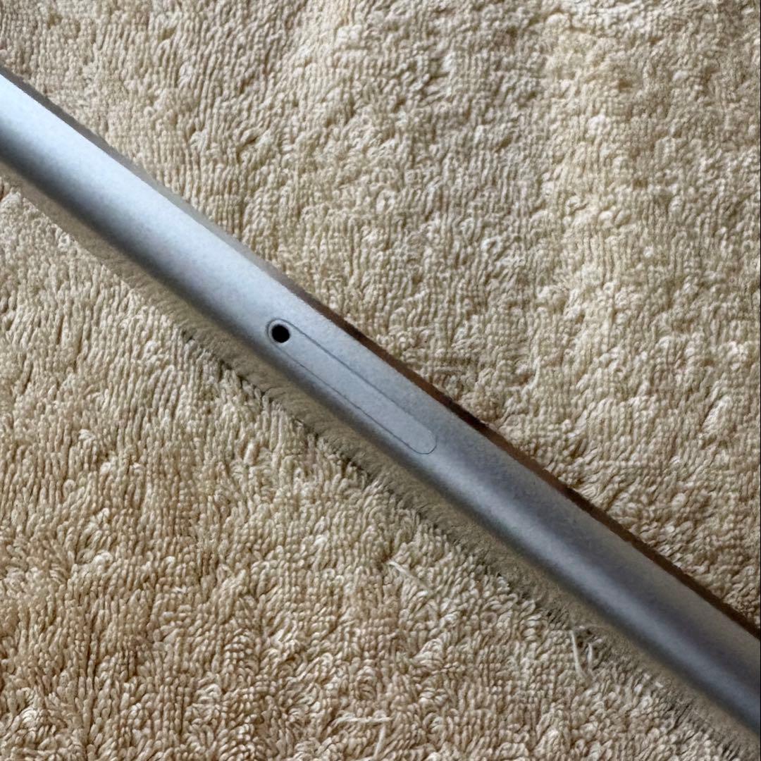 iPad mini 4 128GB Wi-Fi cellular シルバー