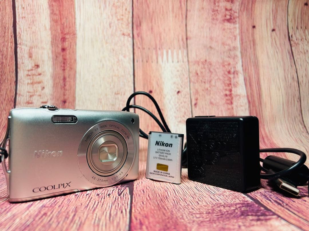 Nikon ニコン COOLPIX S3300 シルバー デジタル