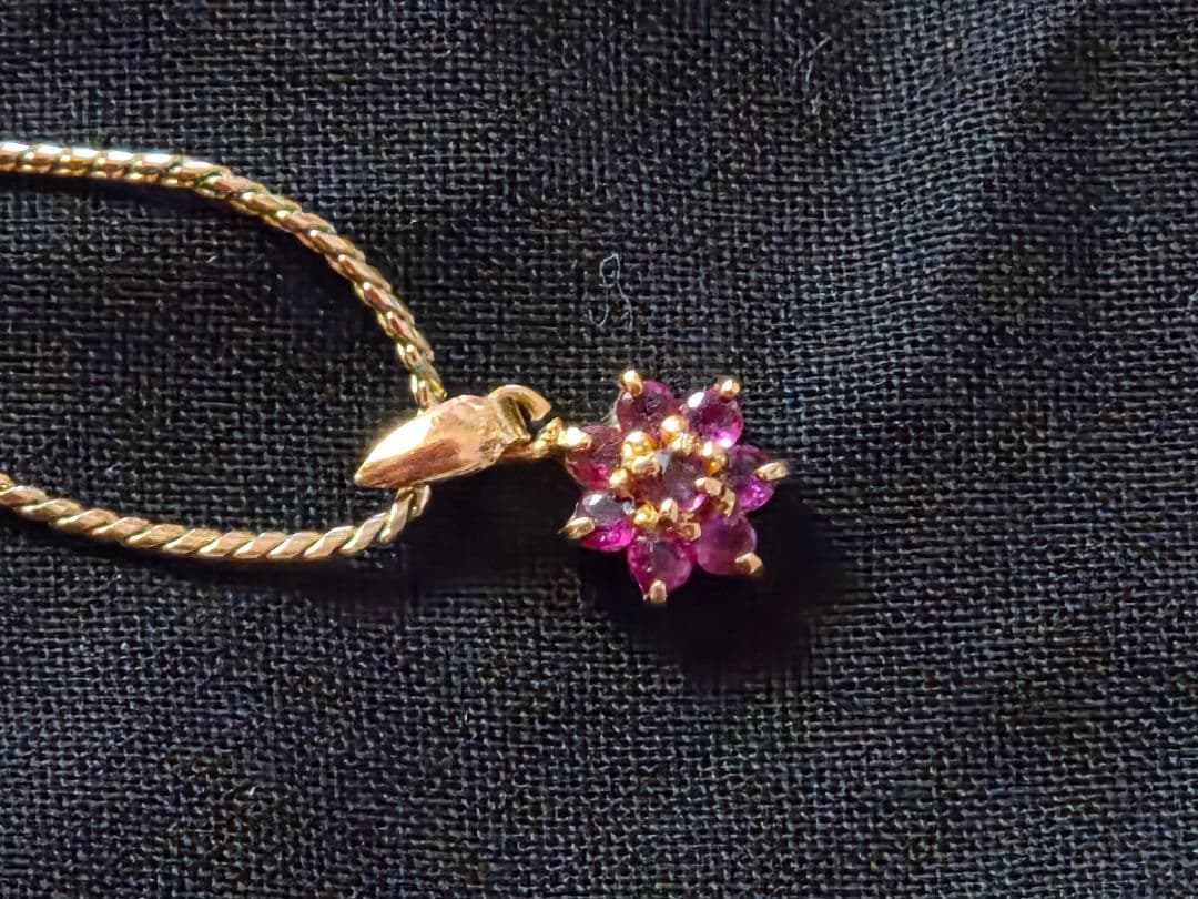 花形ペンダント ネックレス　チェーン1８kGF　バチカン1８k