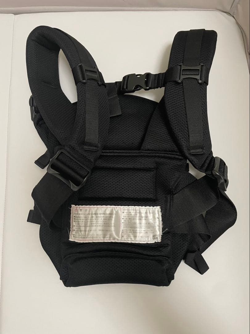 ピトレスク　ベビーキャリアファースト　ブラック