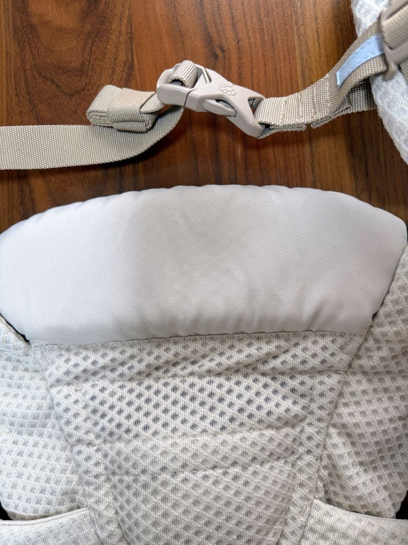 エルゴベビー オムニブリーズ　ベージュ　抱っこ紐