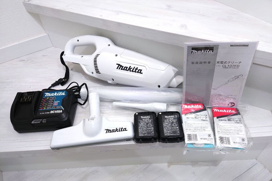 makita【マキタ】充電式クリーナー10.8V 紙パック式CL107FD中古品