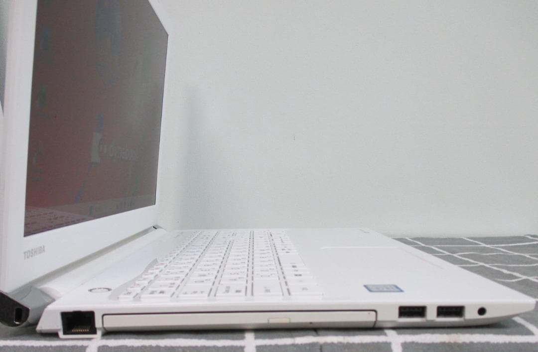 dynabookノートPC Corei7 8世代、ブルーレイ、バッテリー残98%