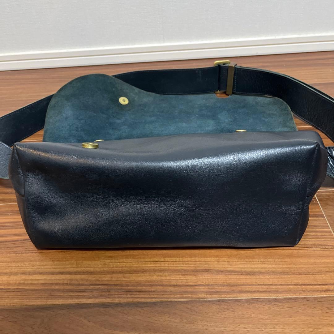 【本日限りお値下げ】Uni&coネイビーレザーメッセンジャーバッグ サイズS