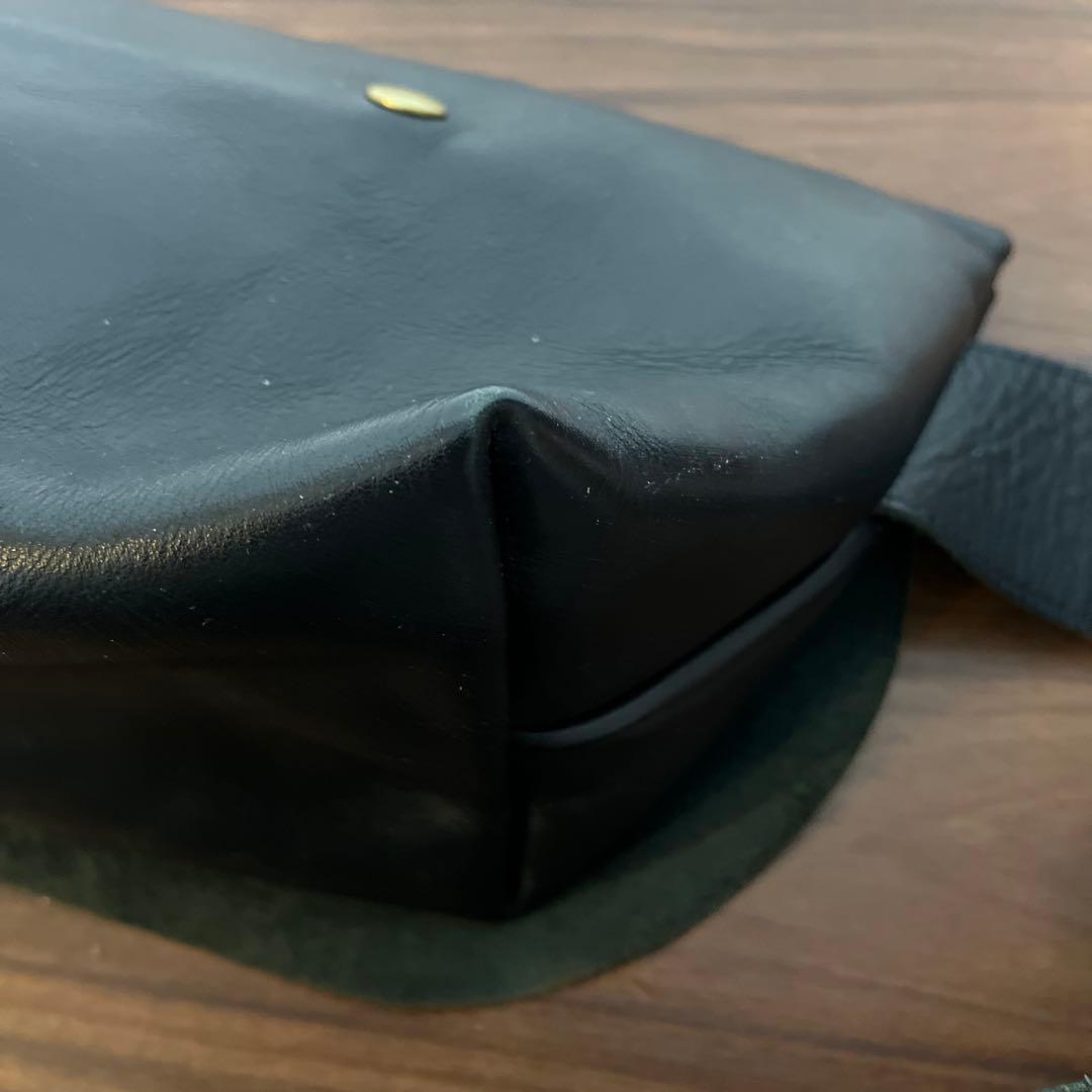 【本日限りお値下げ】Uni&coネイビーレザーメッセンジャーバッグ サイズS