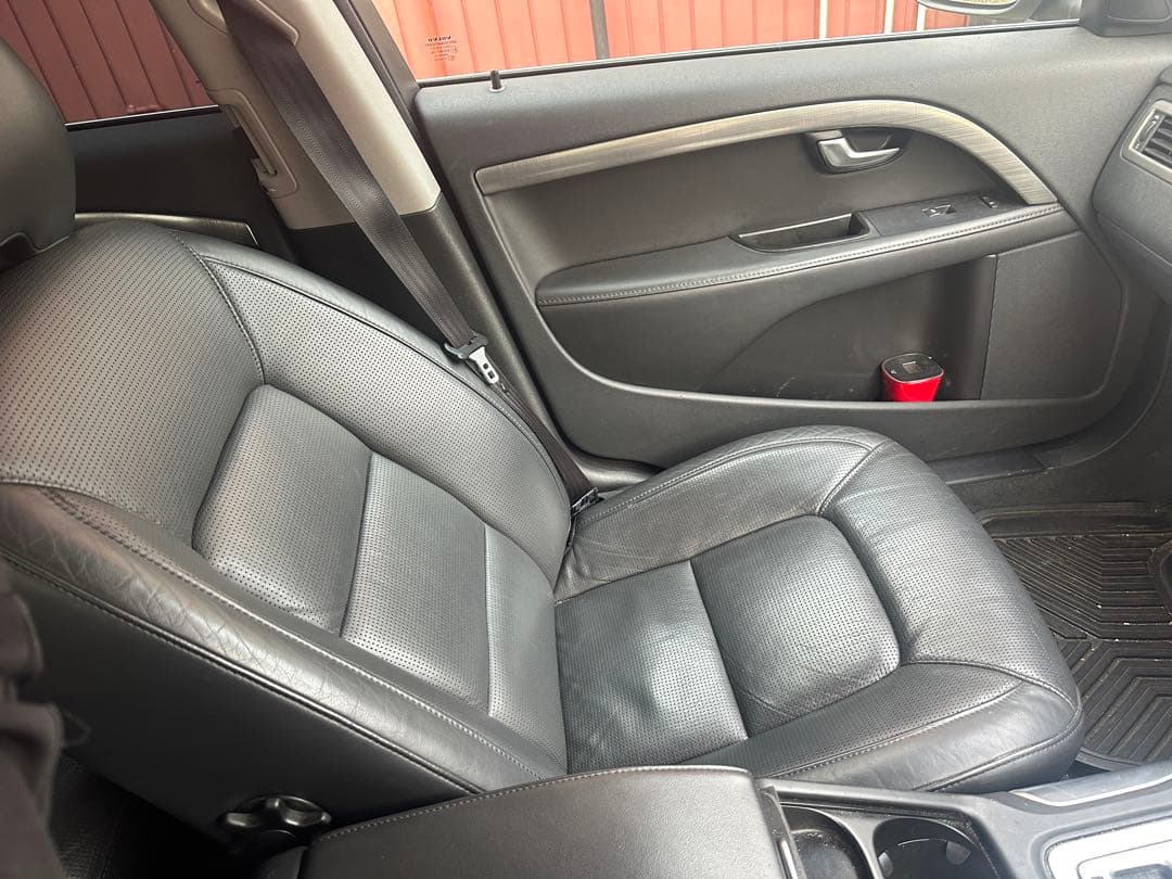 フ*ノ様 2010年式　ボルボ　V70 2.5LT