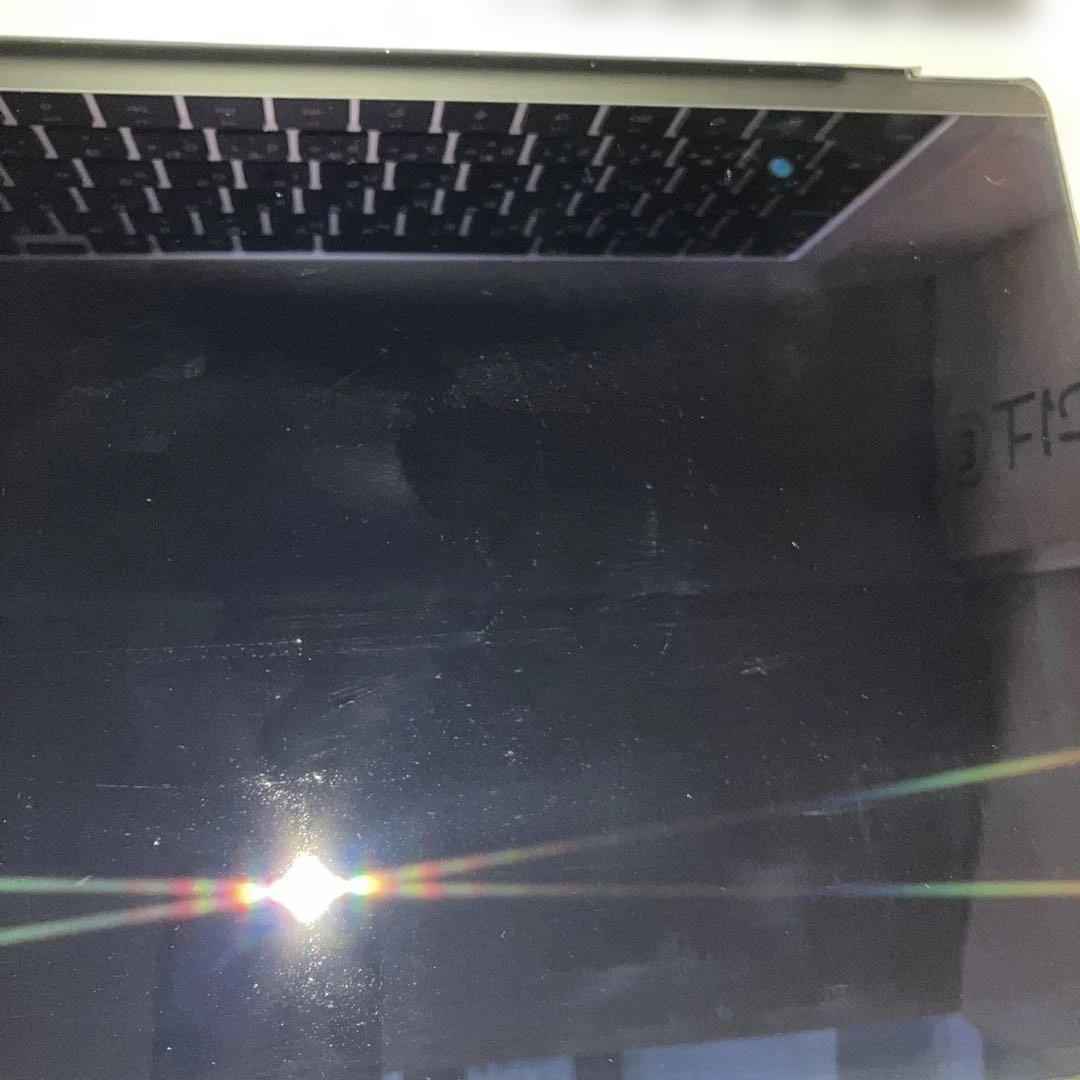 び*K様 MacBook Air 本体と充電器のみ