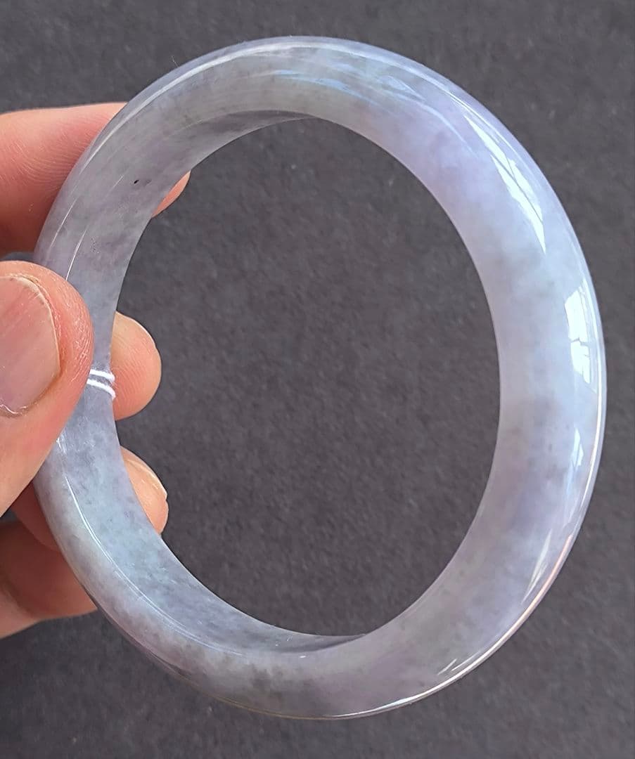 【日本鑑別書付】ミャンマー産ラベンダー本翡翠のバングル（内径61ミリ弱）5793