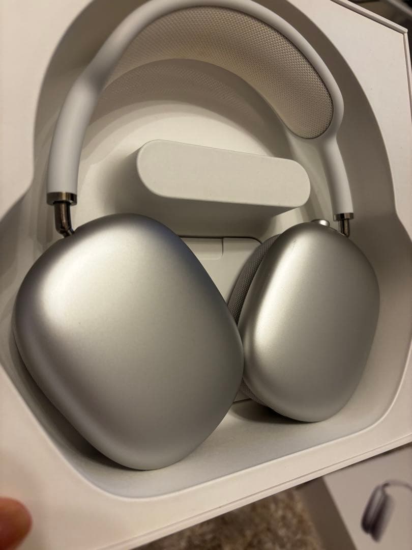 AirPods MAX シルバー