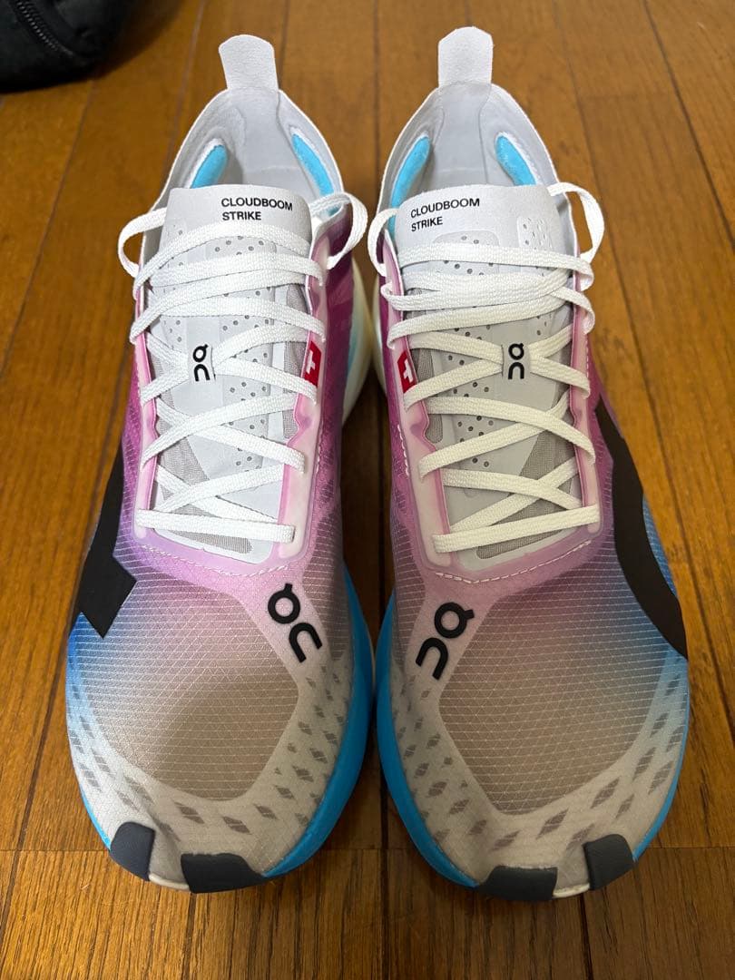 【新品正規品】早い者勝ち！大特価！クラウドブーム　ストライク25.0cm