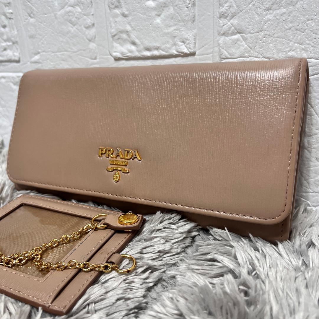 美品✨PRADA 長財布　バイカラー　メタルロゴ　カードケース　ヌードベージュ