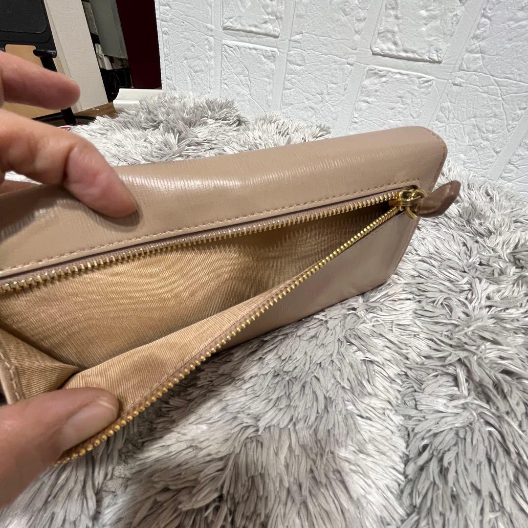 美品✨PRADA 長財布　バイカラー　メタルロゴ　カードケース　ヌードベージュ