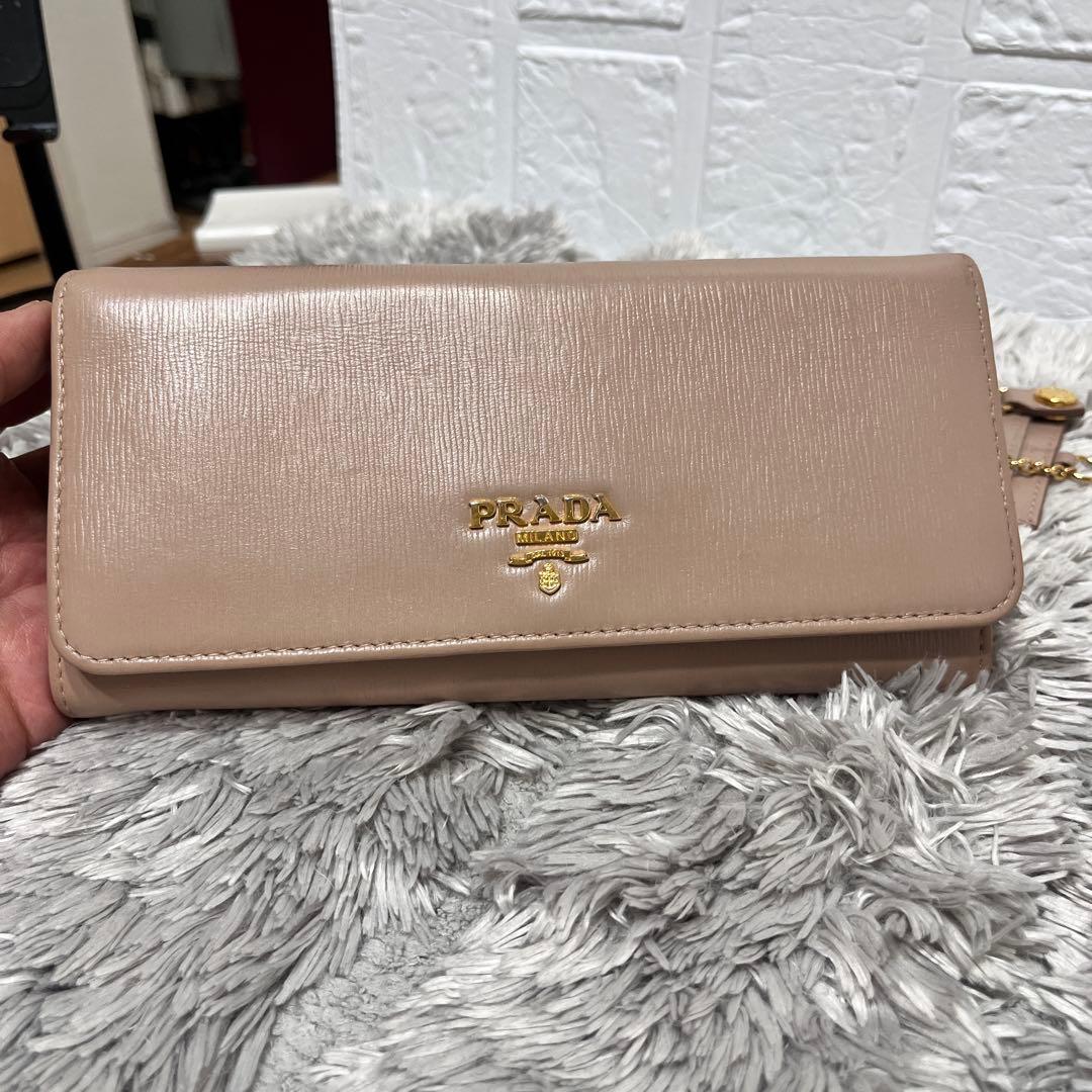 美品✨PRADA 長財布　バイカラー　メタルロゴ　カードケース　ヌードベージュ