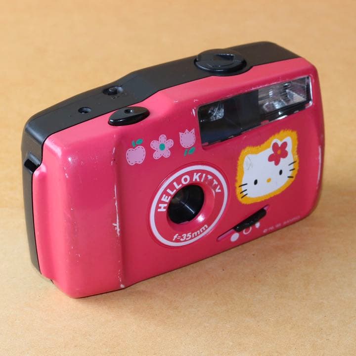 ハローキティ　フィルムカメラ