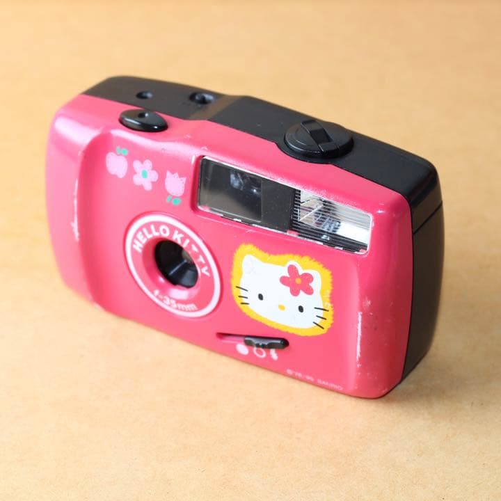 ハローキティ　フィルムカメラ