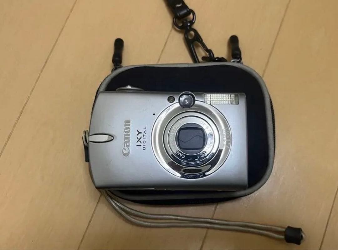 Canon IXY 600 デジタルカメラ シルバー