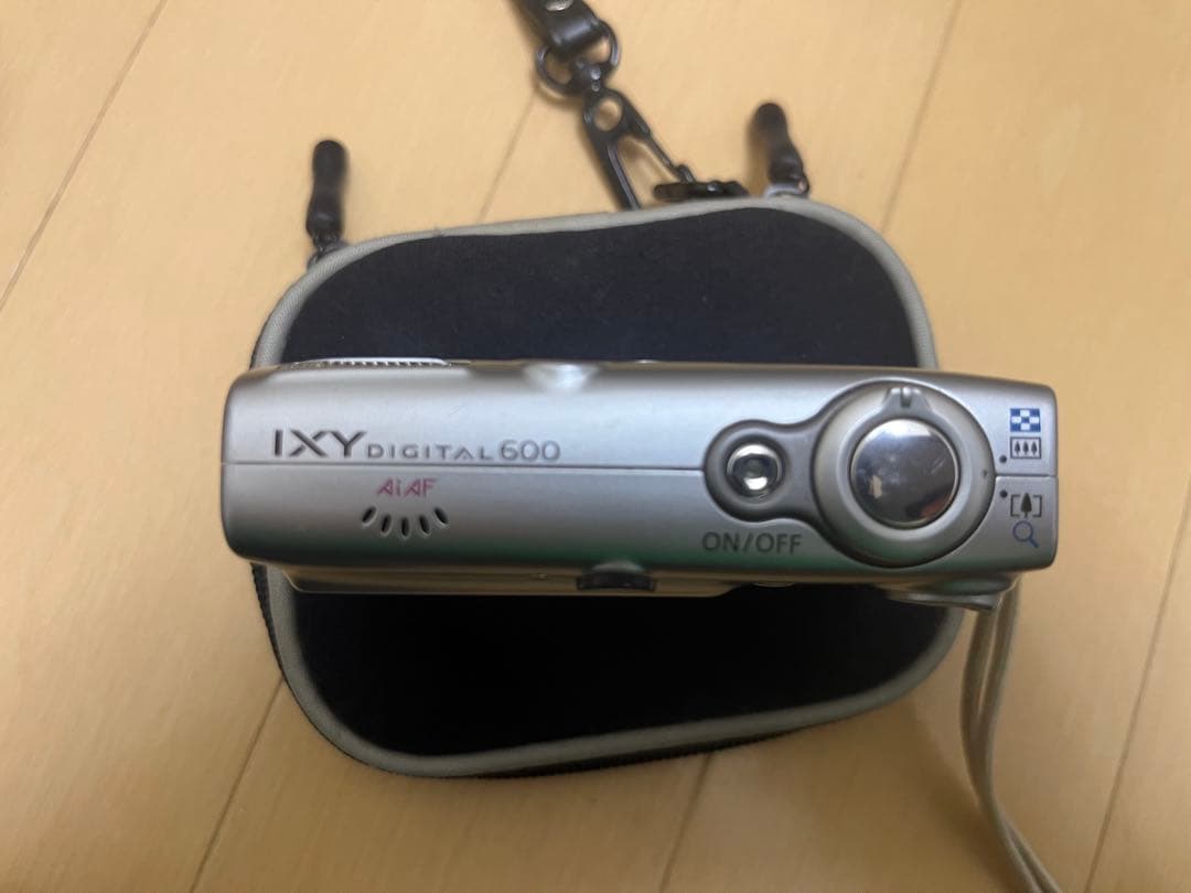 Canon IXY 600 デジタルカメラ シルバー