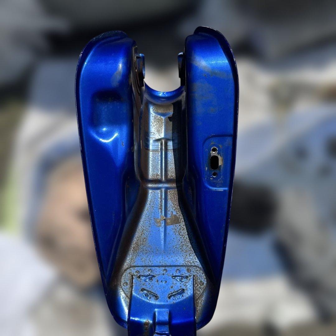 グラストラッカービックボーイスズキ 青 タンク チェッカーフラッグ