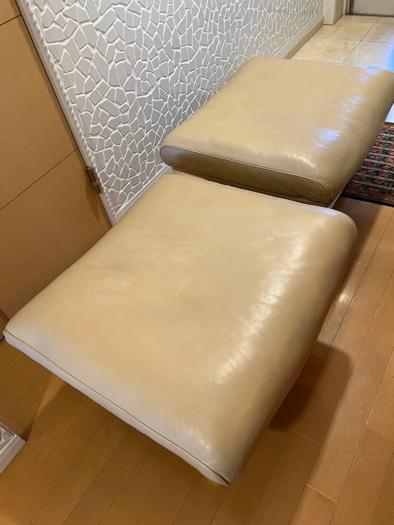 Rolf Benz ベージュ レザー オットマン ペアー(2脚での販売)