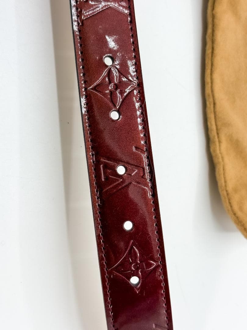 ルイ・ヴィトン LVロゴ ゴールドバックル ベルト M6878 レディース